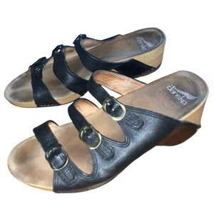 Dansko Tarin Milled Burnished Black Wedge Sandal